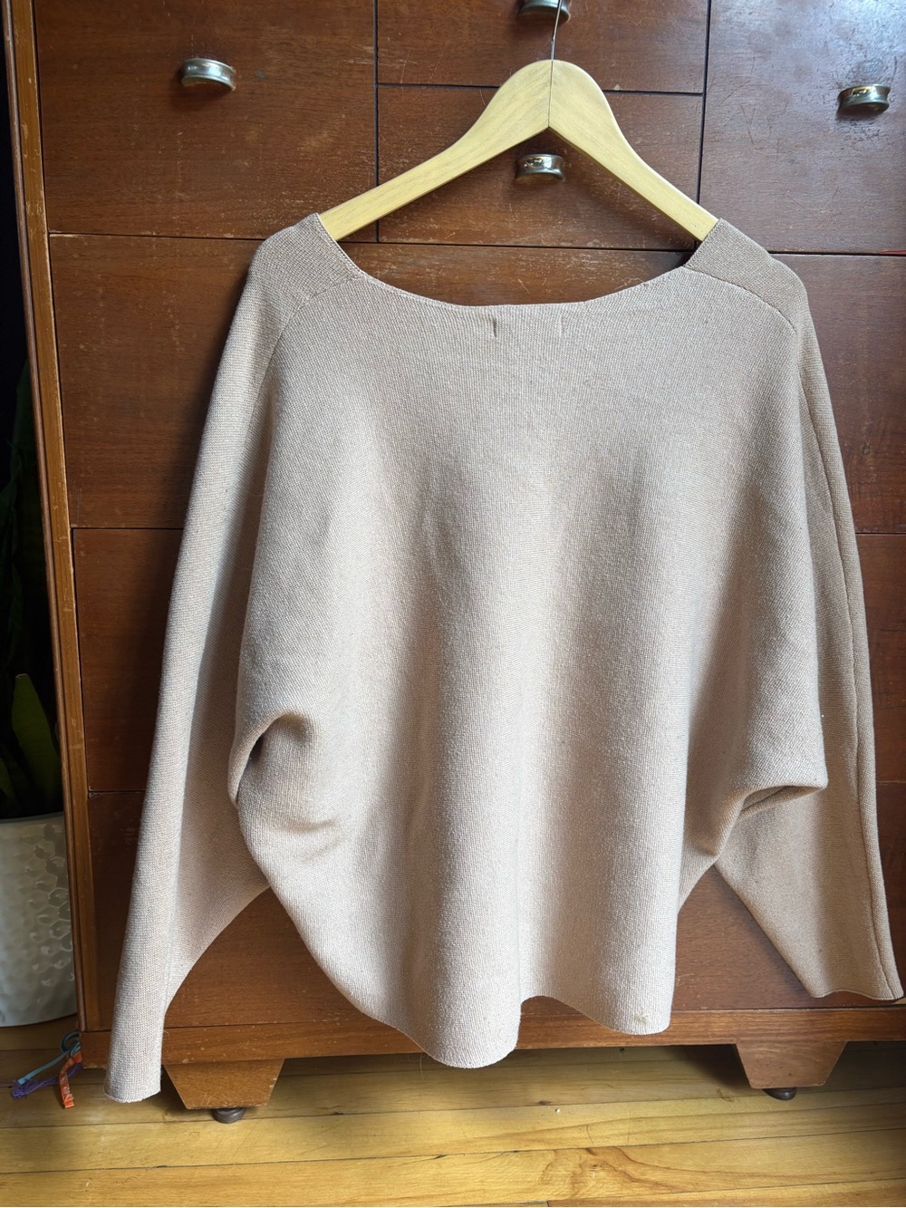 Women's V-Neck Knit Sweater in Light Taupe - Picture 4 of 5